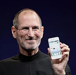 2007年 Macworld Conference でiPhoneを発表するスティーブ・ジョブズ